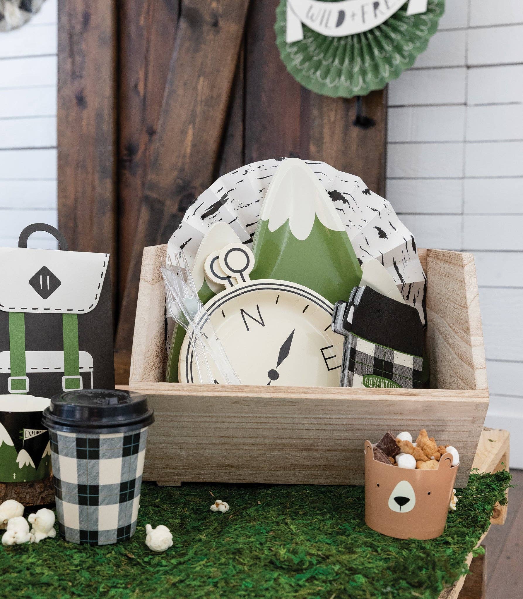 Adventure Thermos Shaped Napkin - 24 PK