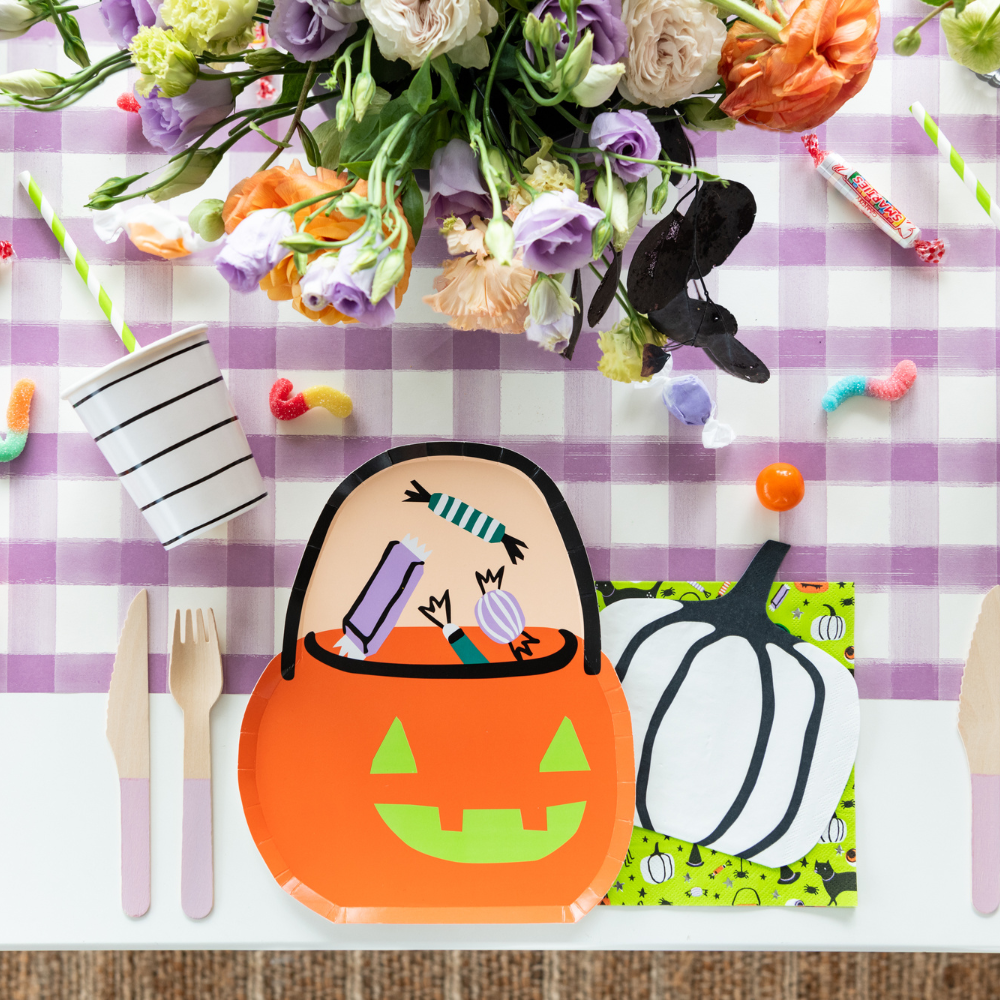 Hocus Pocus Trick or Treat Plates - 8 PK
