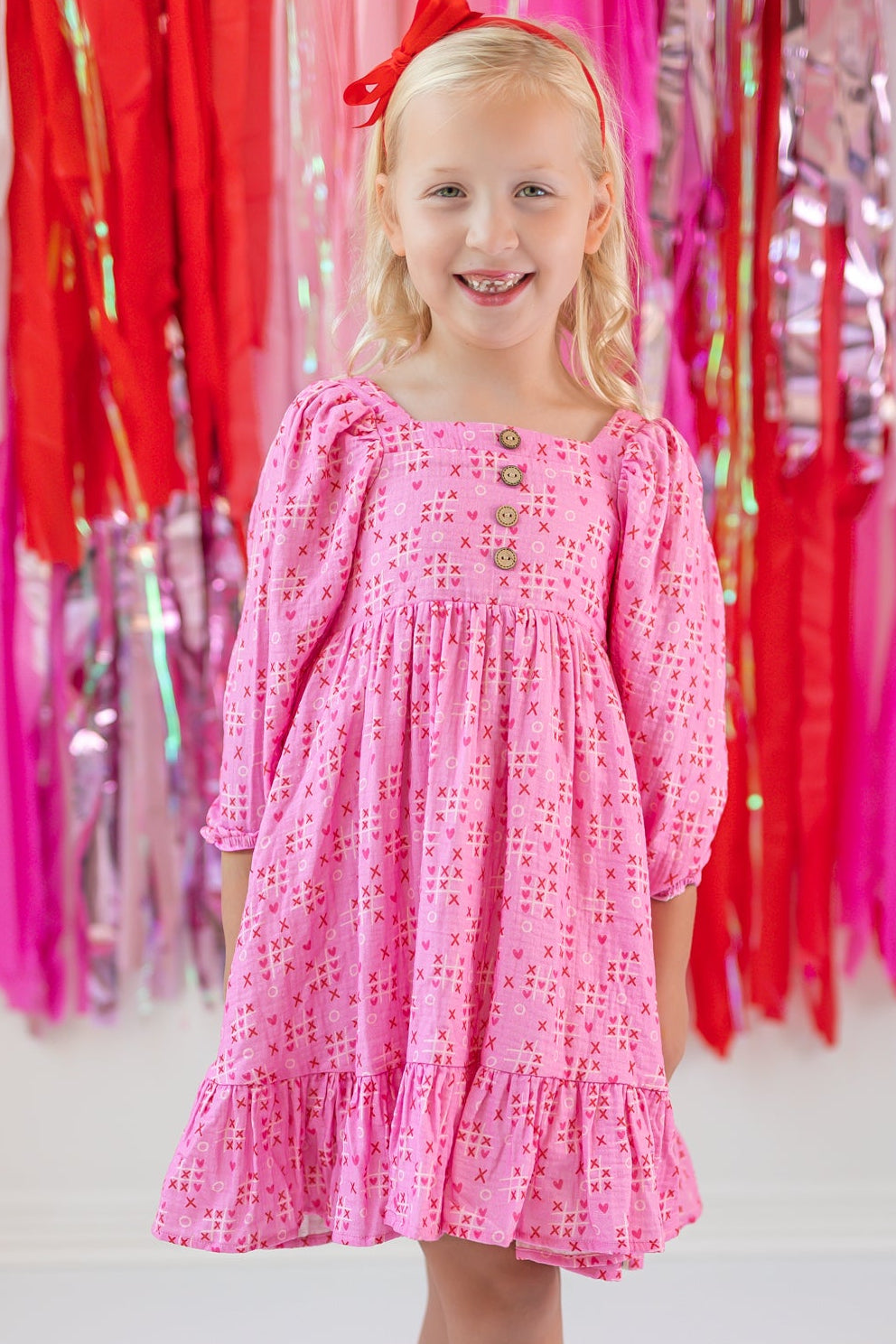 Model is wearing a 6Y