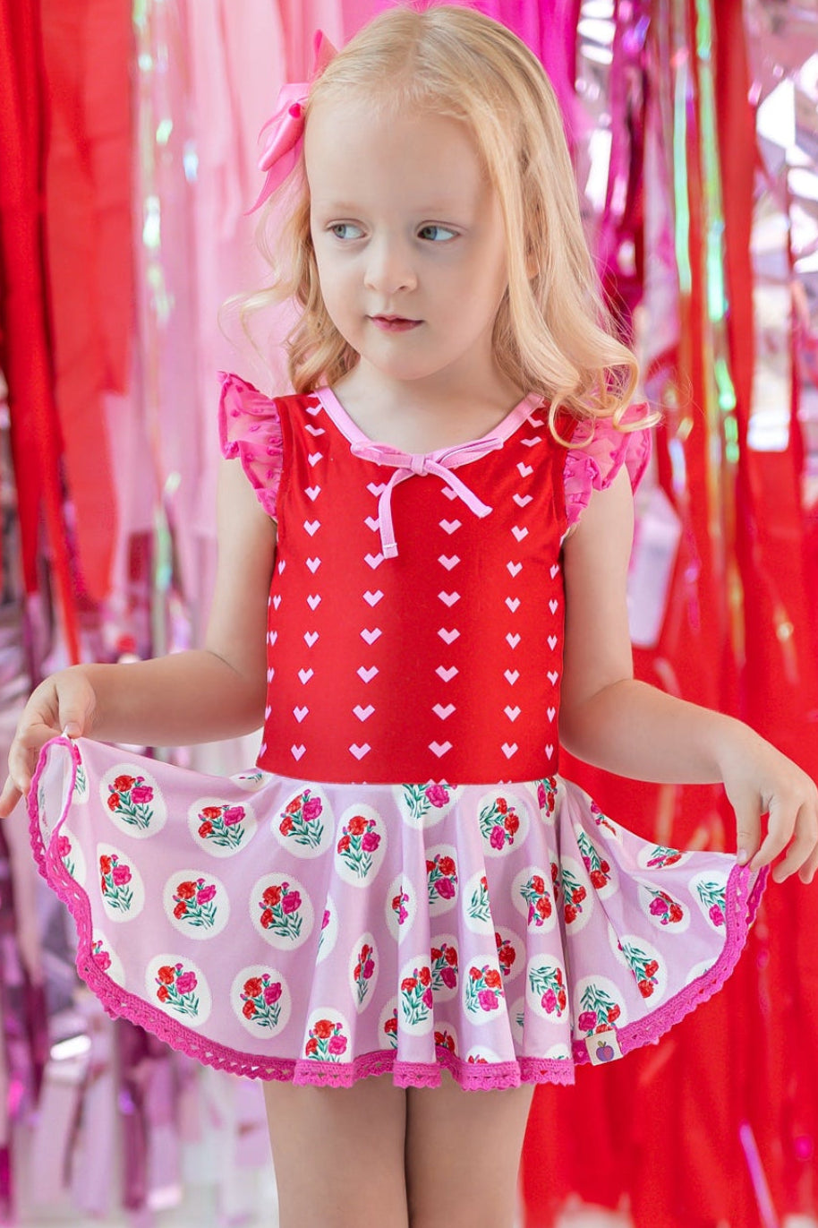 Model is wearing a 2T