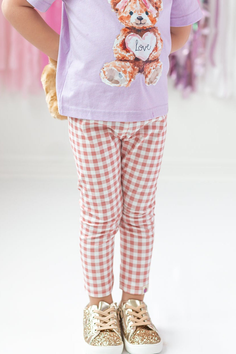 Model is wearing a 2T