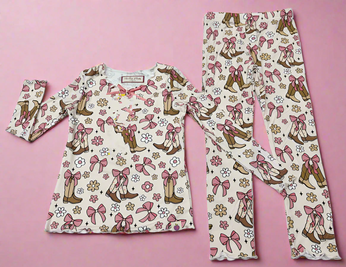 Loungewear Set - Boots & Blossoms