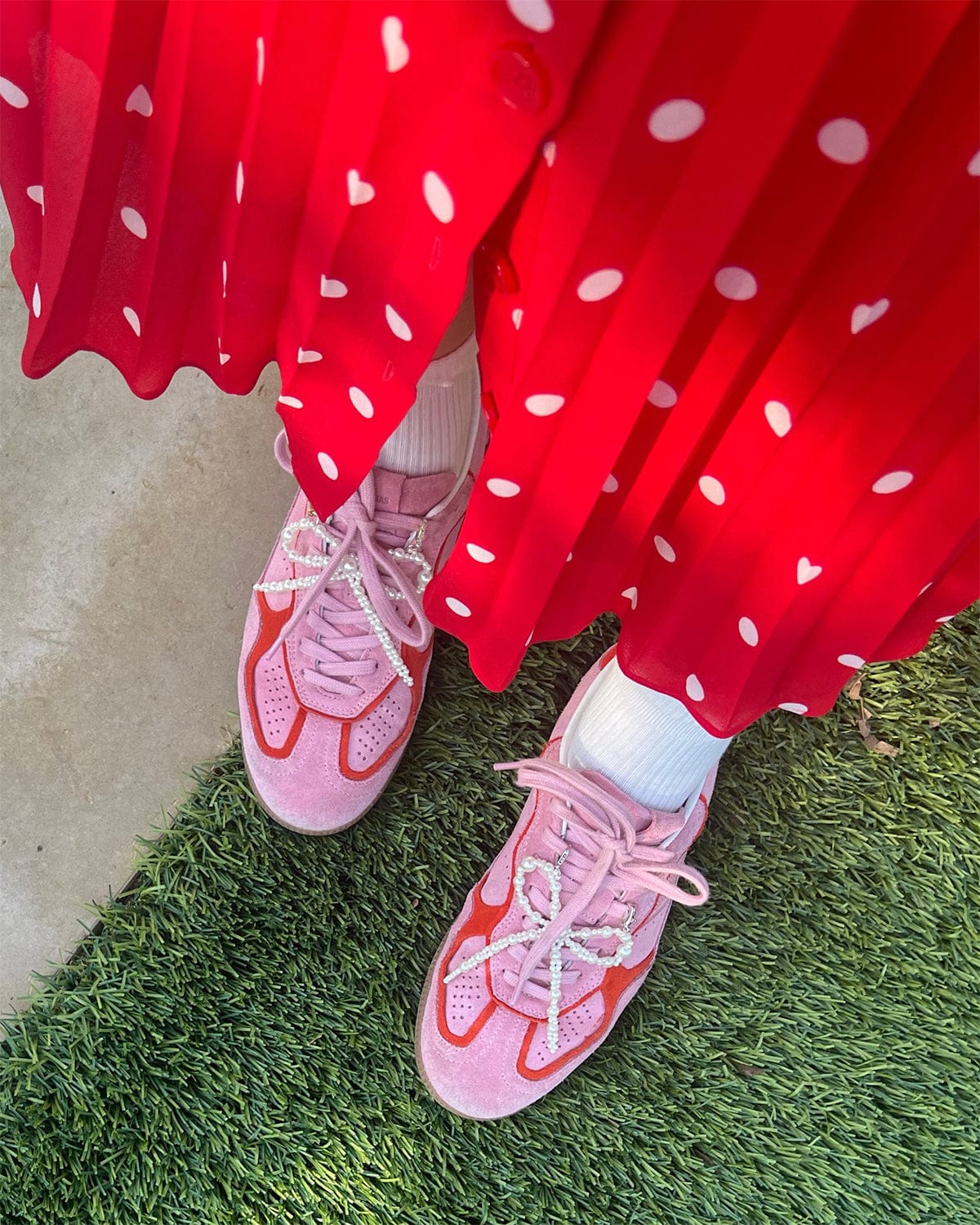 Packed Party Better with a Bow Shoe Clip Set