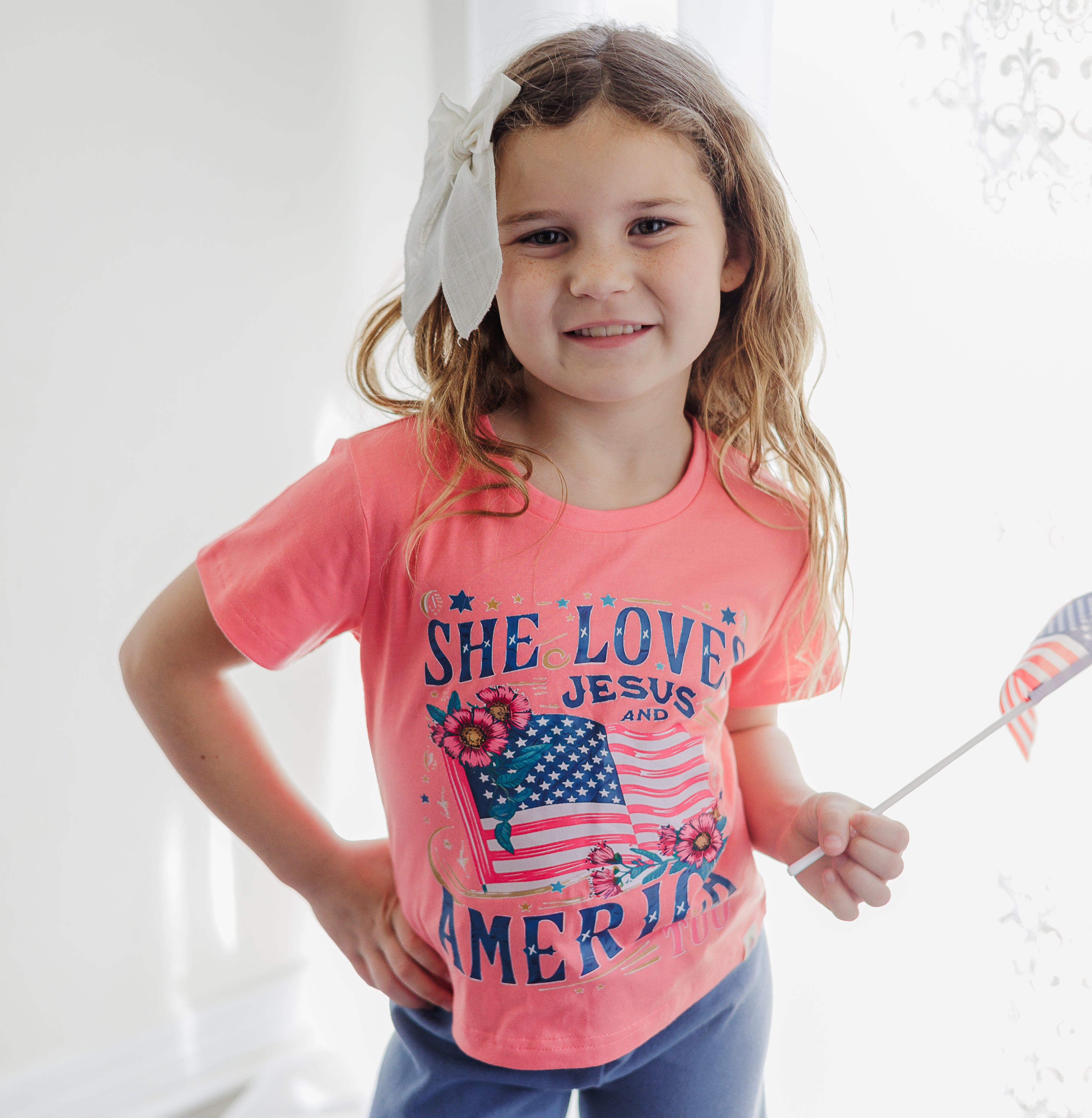 Graphic Tee - Loves Jesus