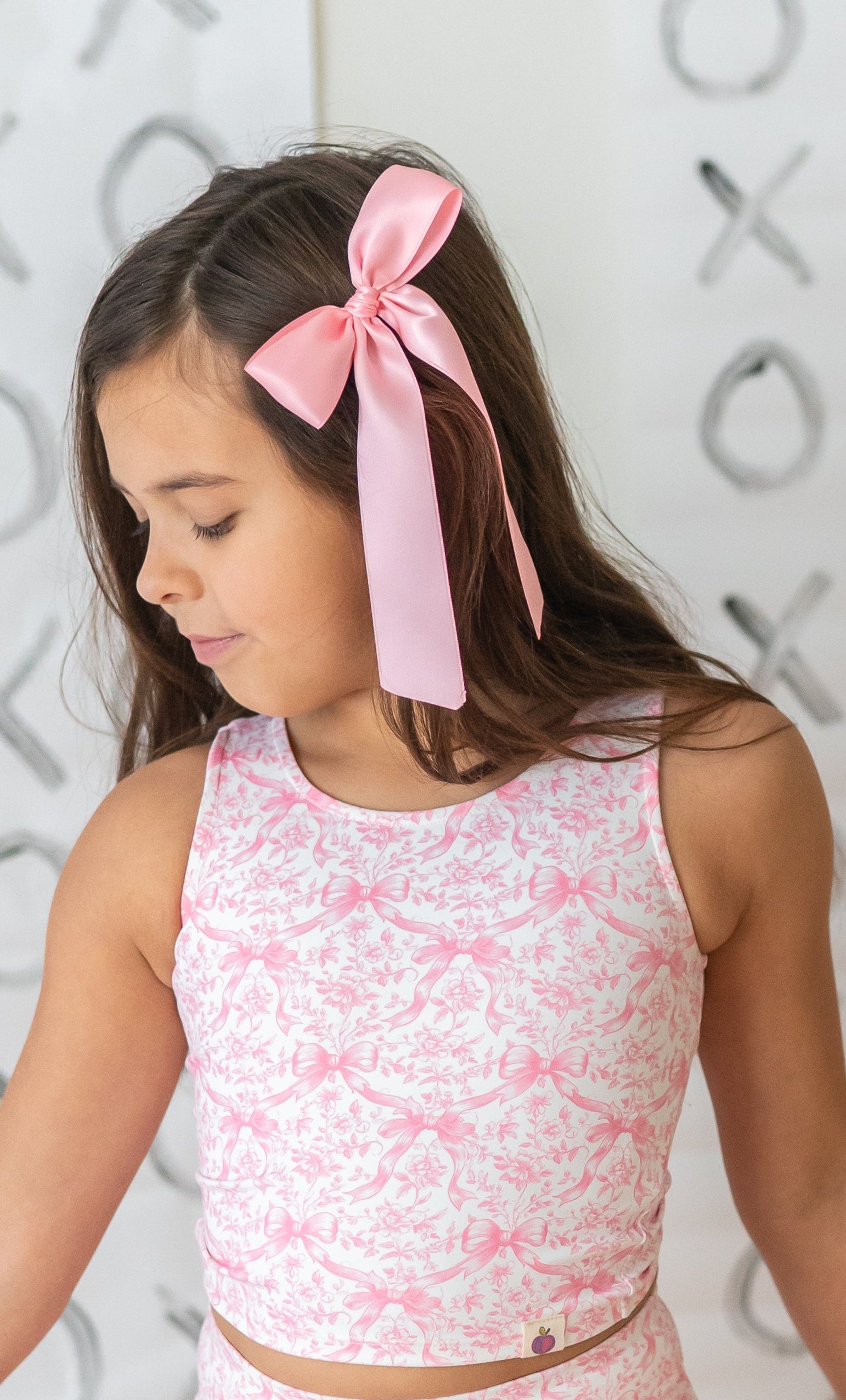 Model is wearing a 6Y