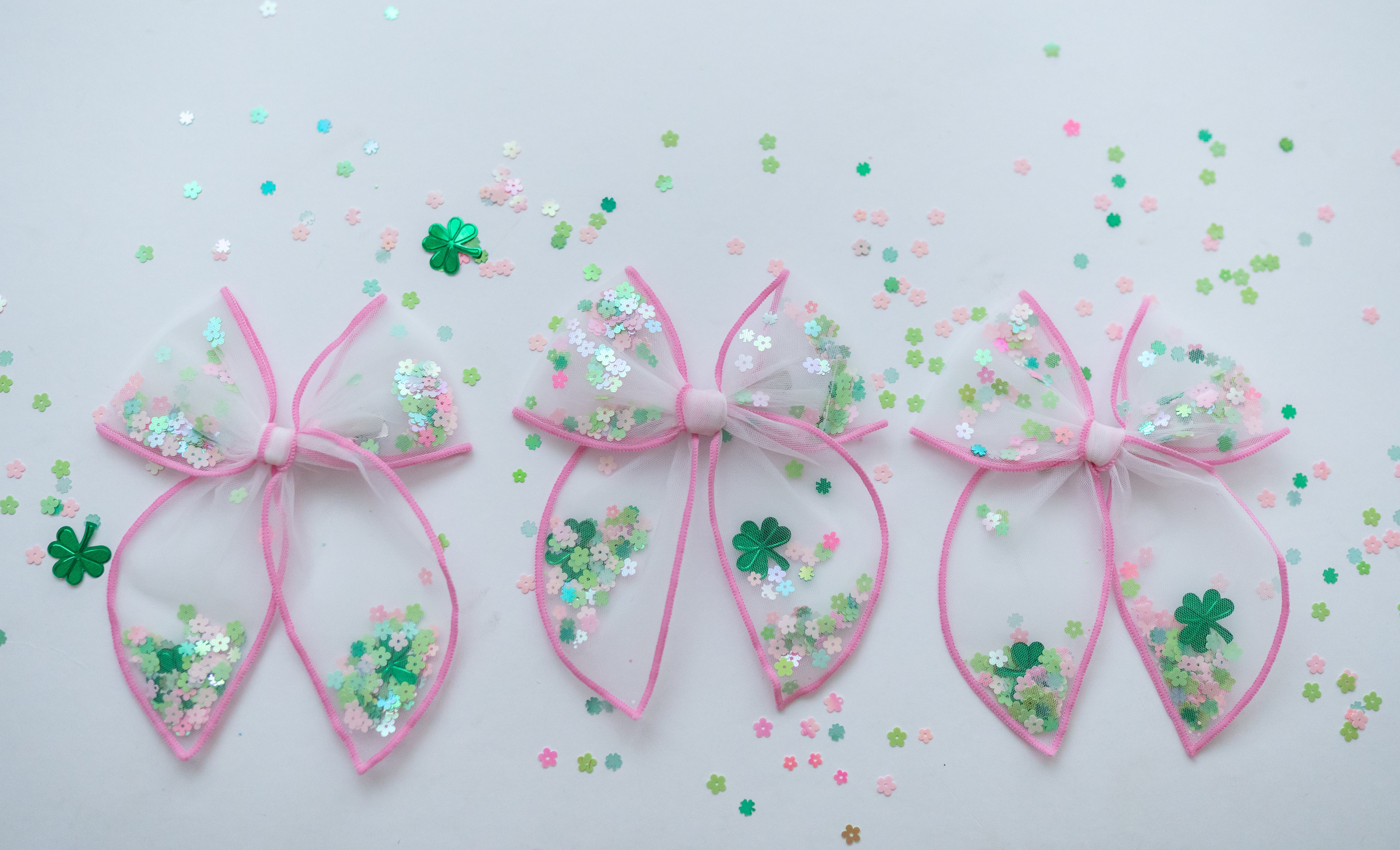 Mesh Shaker Bow - Sweet Shamrock