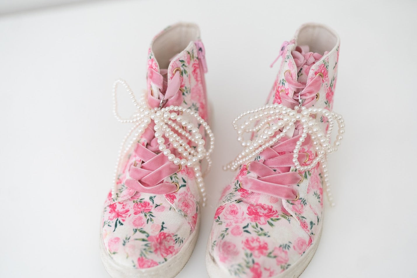 Pearl Bow Shoe Charms