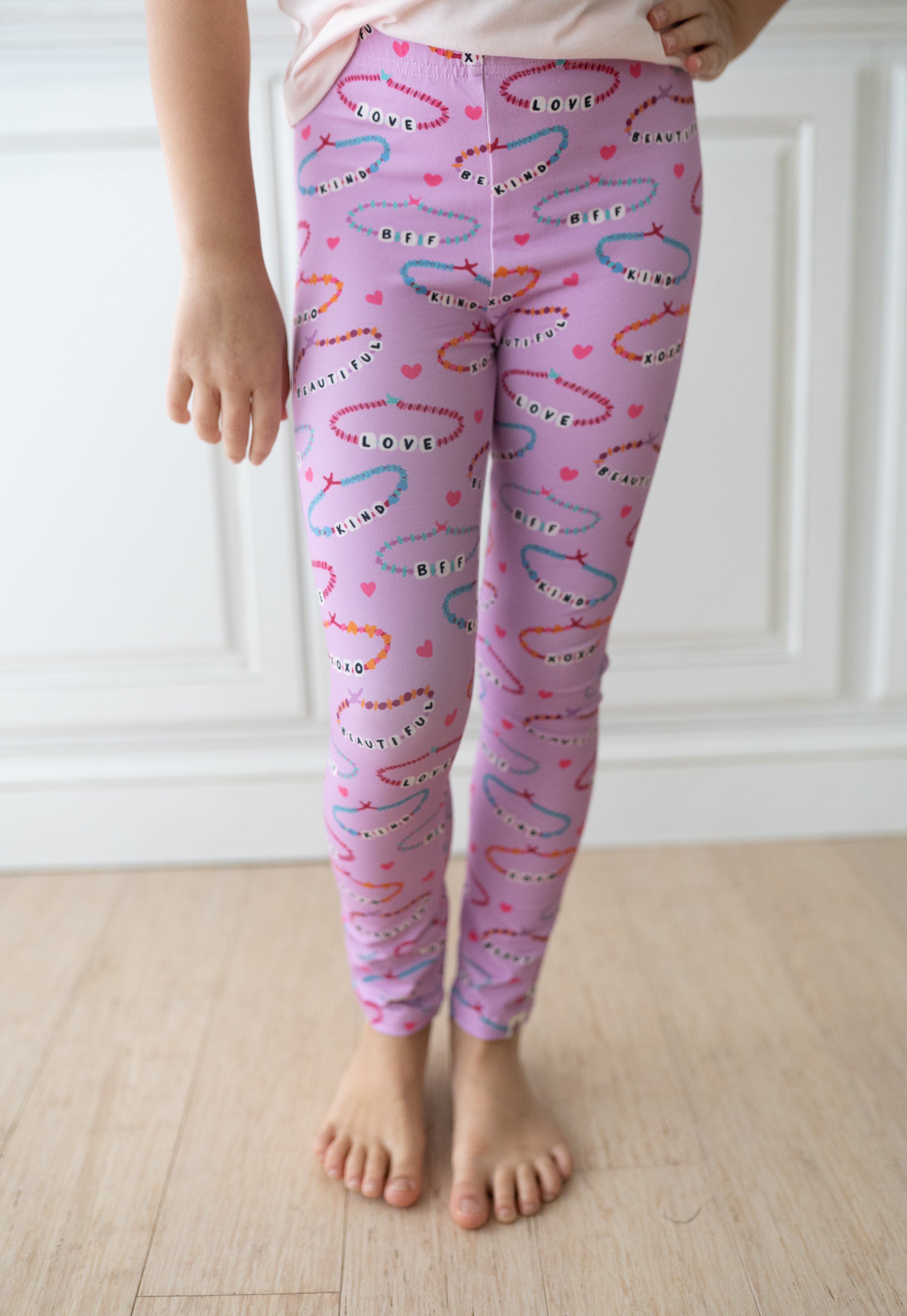 Model is wearing a 7Y