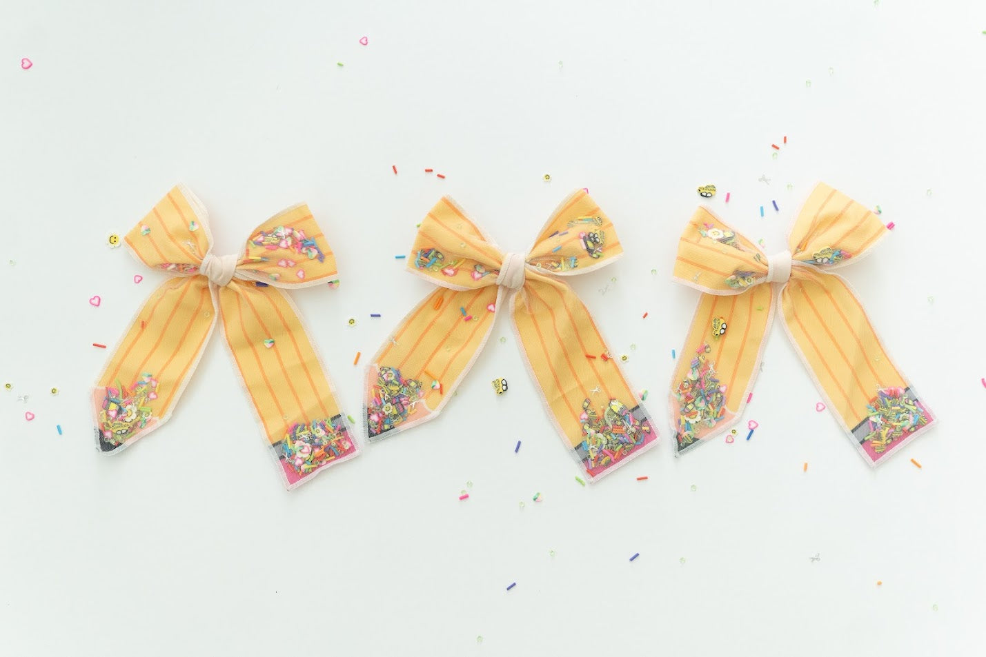 Mesh Shaker Hair Bow - Classroom Cutie