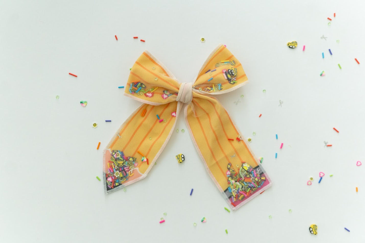 Mesh Shaker Hair Bow - Classroom Cutie
