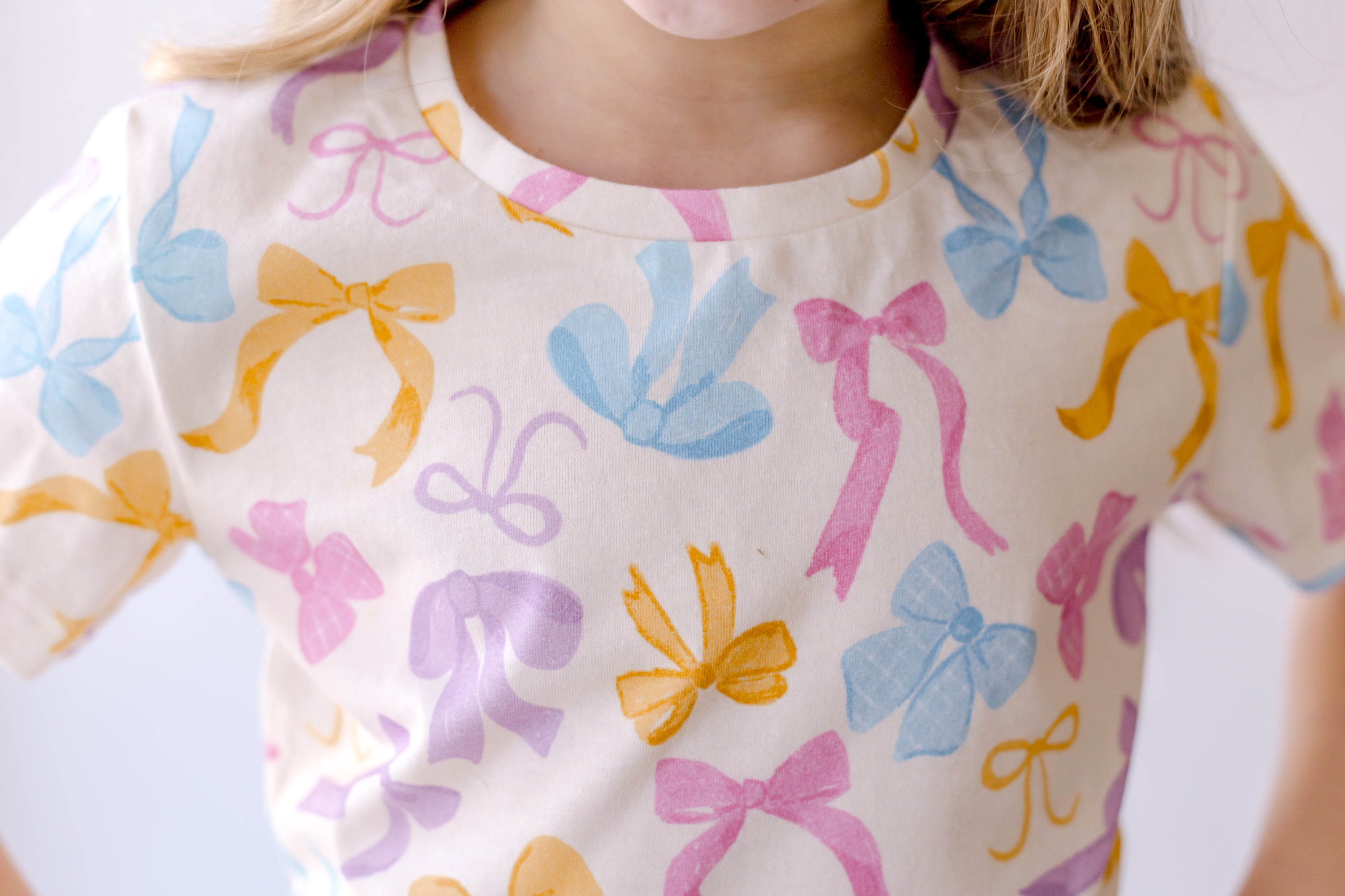 Graphic Tee - Bow Bliss