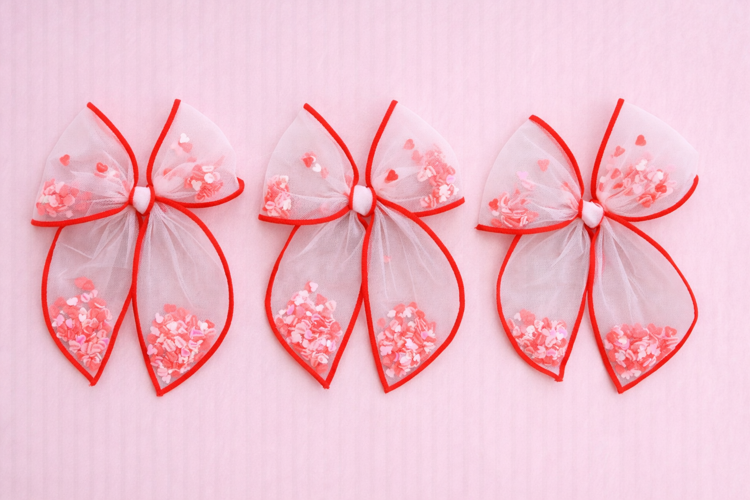 Mesh Shaker Bow - Happy Hearts