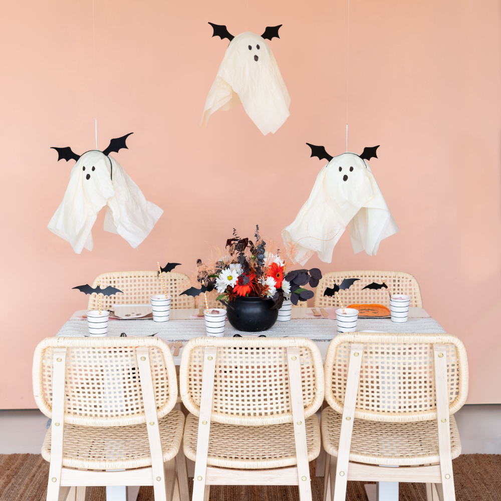 Going Batty Large Ghost Plates - 8 PK