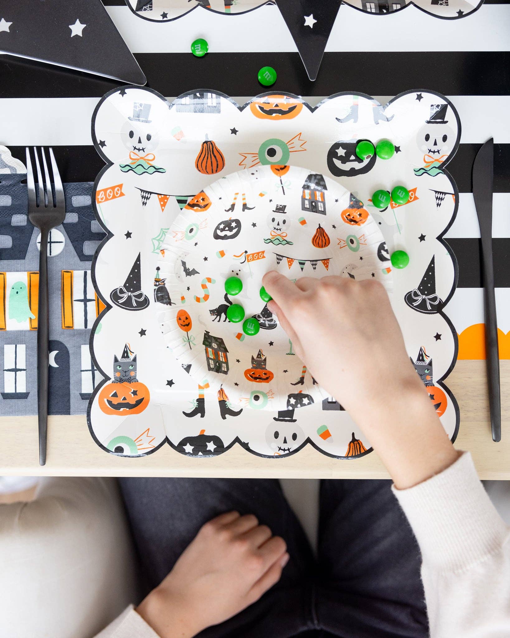 Tricks & Treats Scatter Paper Plate - 8 PK