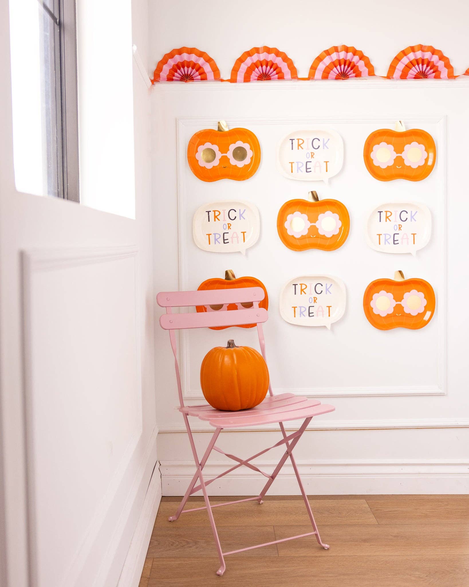 Trick or Treat Word Bubble Shaped Paper Plate - 8 PK