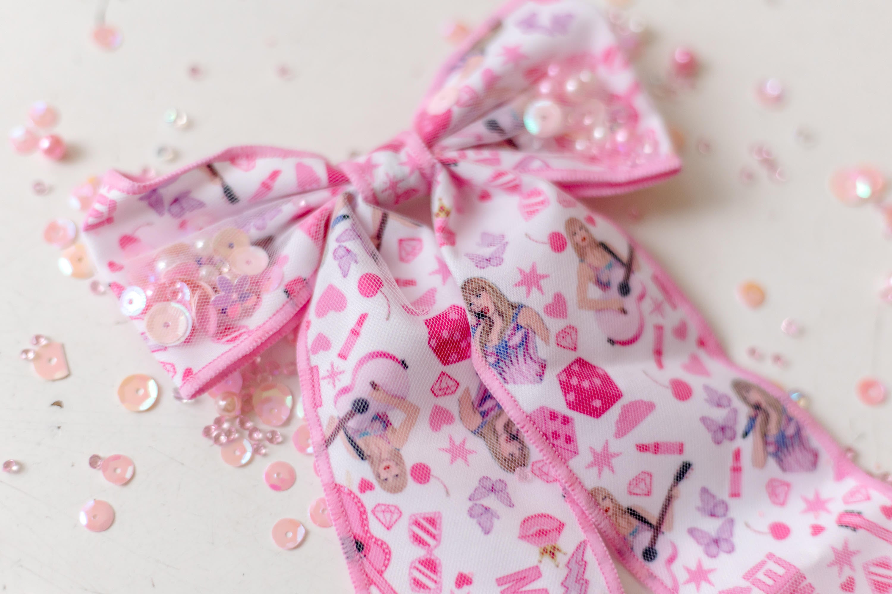 Mesh Shaker Bow - Swiftly Stitched