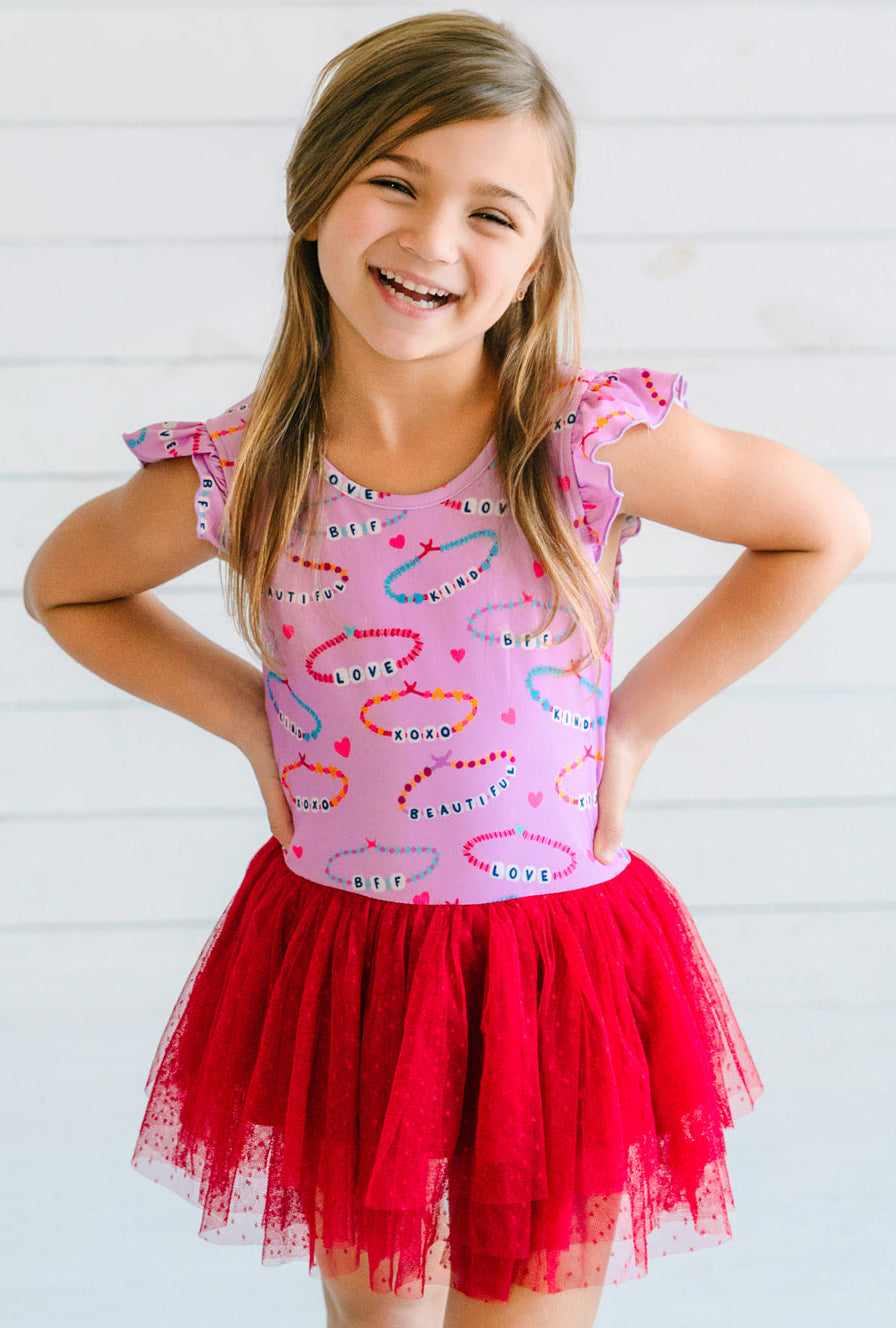 Model is wearing a 6Y