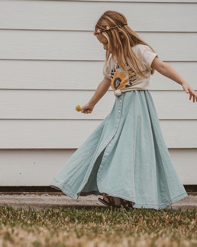 Flower Child Tee - Vintage Style