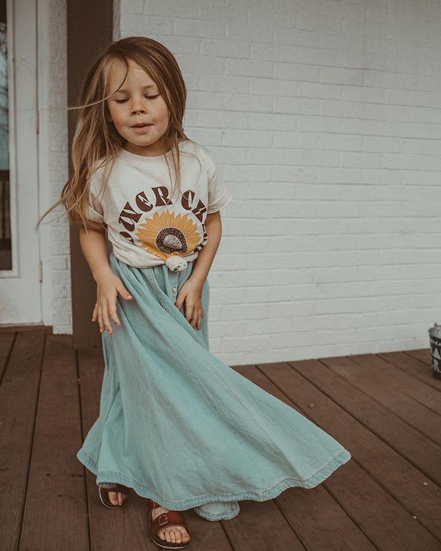 Flower Child Tee - Vintage Style