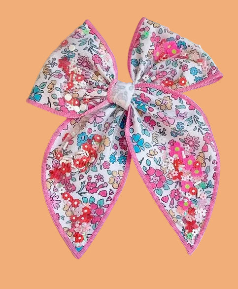 Mesh Shaker Bow - Little Blooms