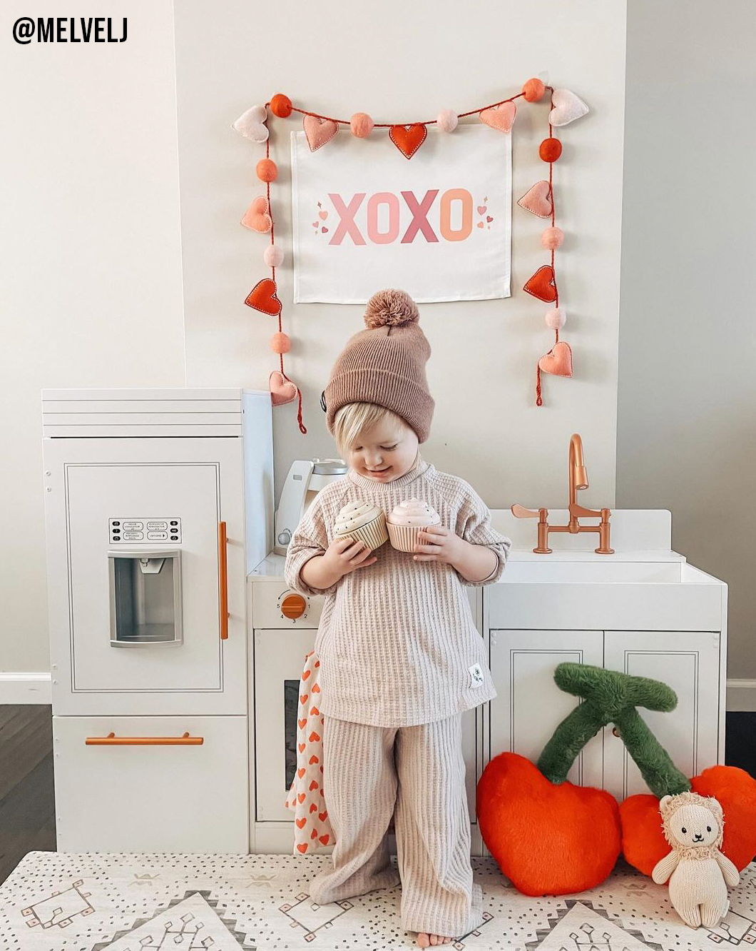 XOXO Banner - 36x26"