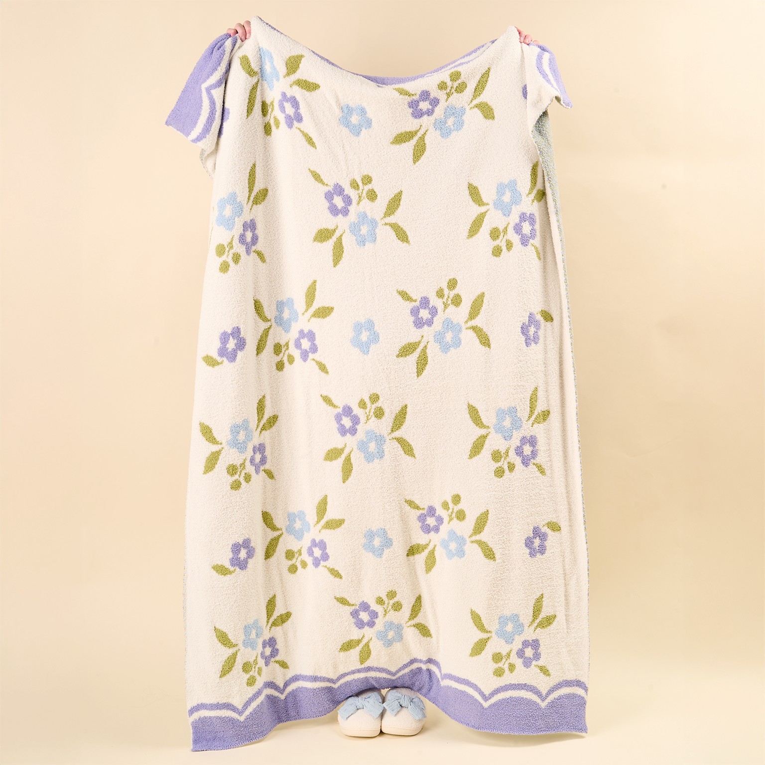 Cozy Dreams Luxe Blanket - Scalloped Floral Periwinkle