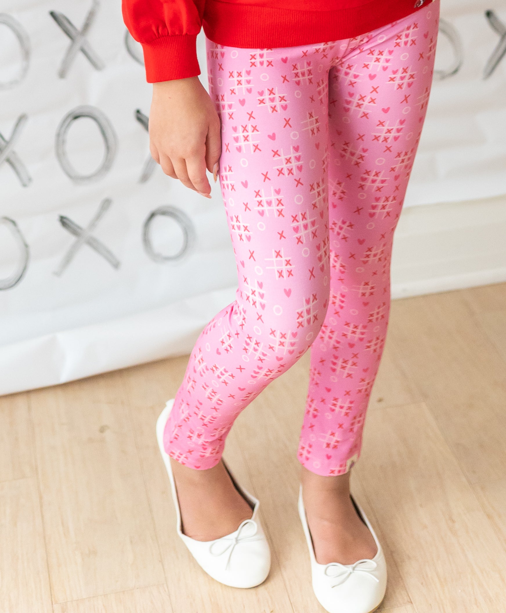 Model is wearing a 7Y