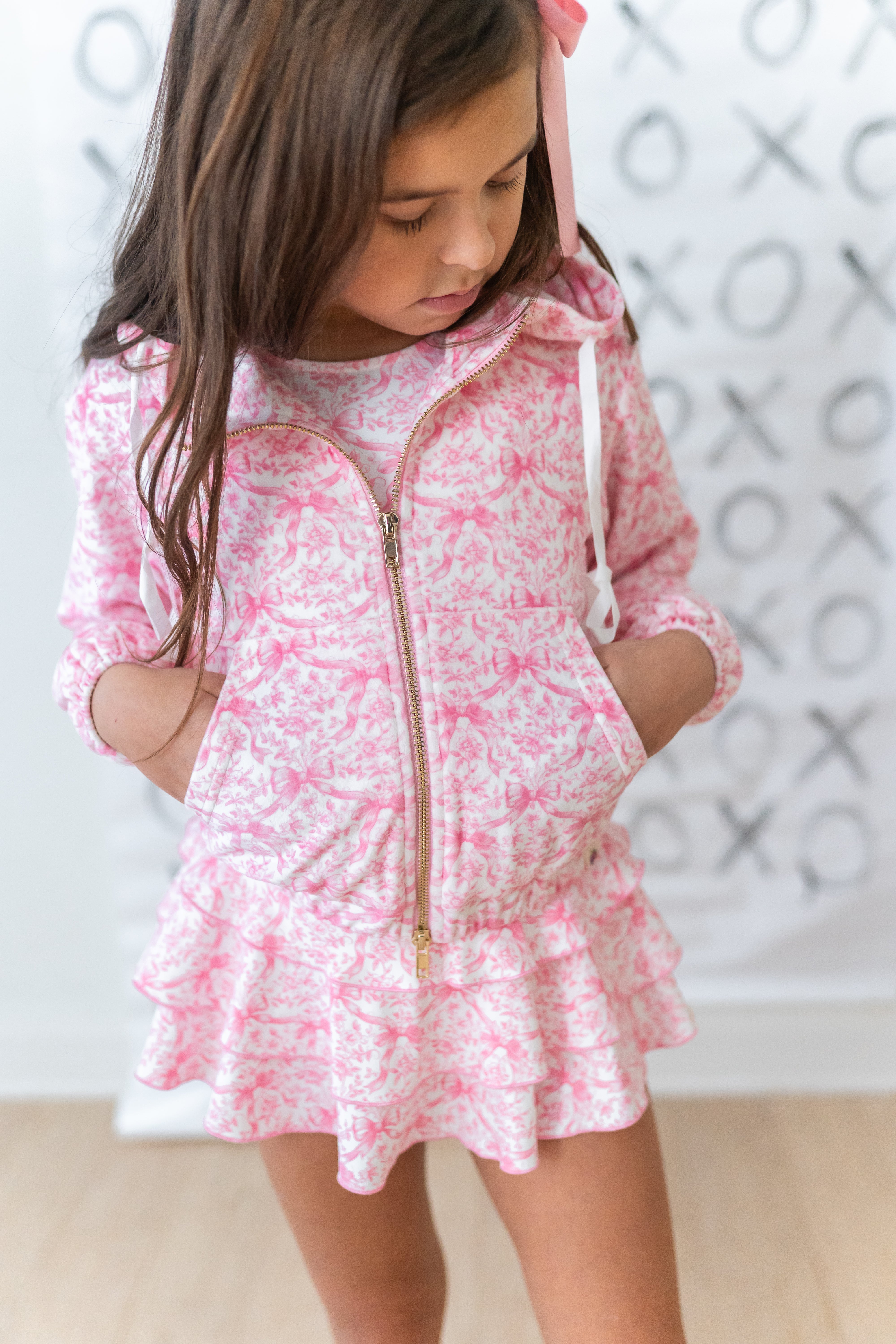 Model is wearing a 7Y