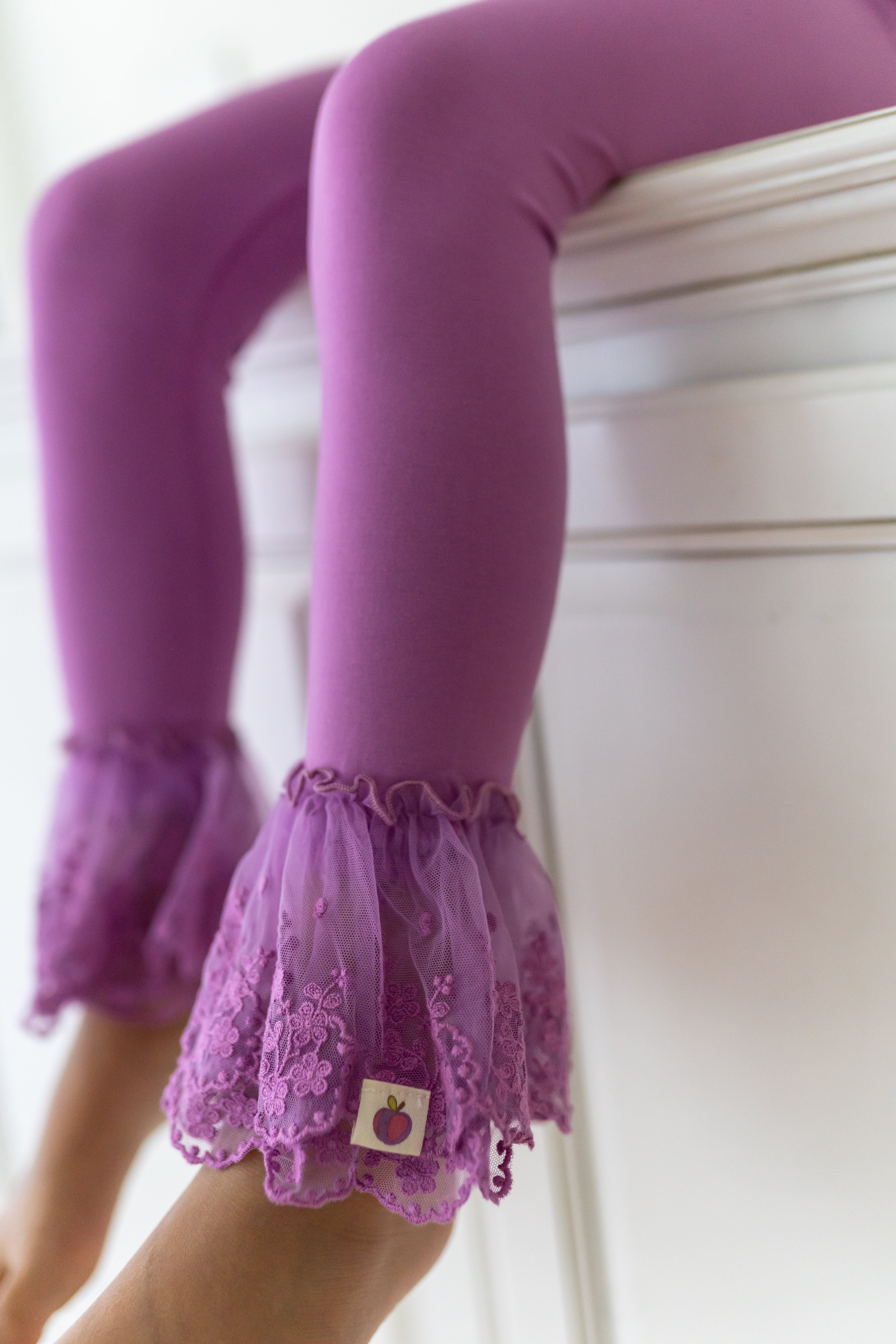Lace Ruffle Leggings - Fuchsia
