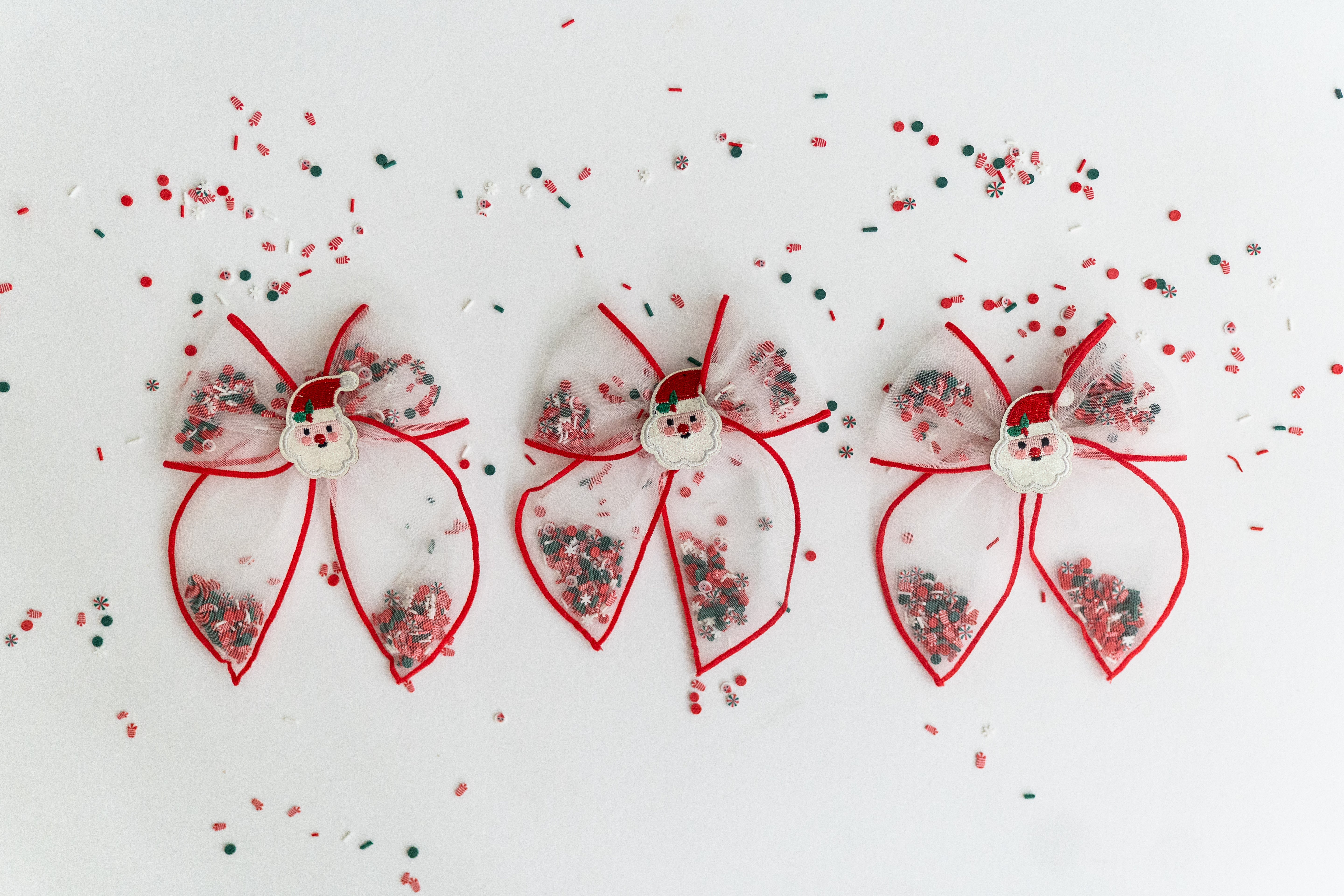 Mesh Shaker Bow - Kris Kringle Cutie