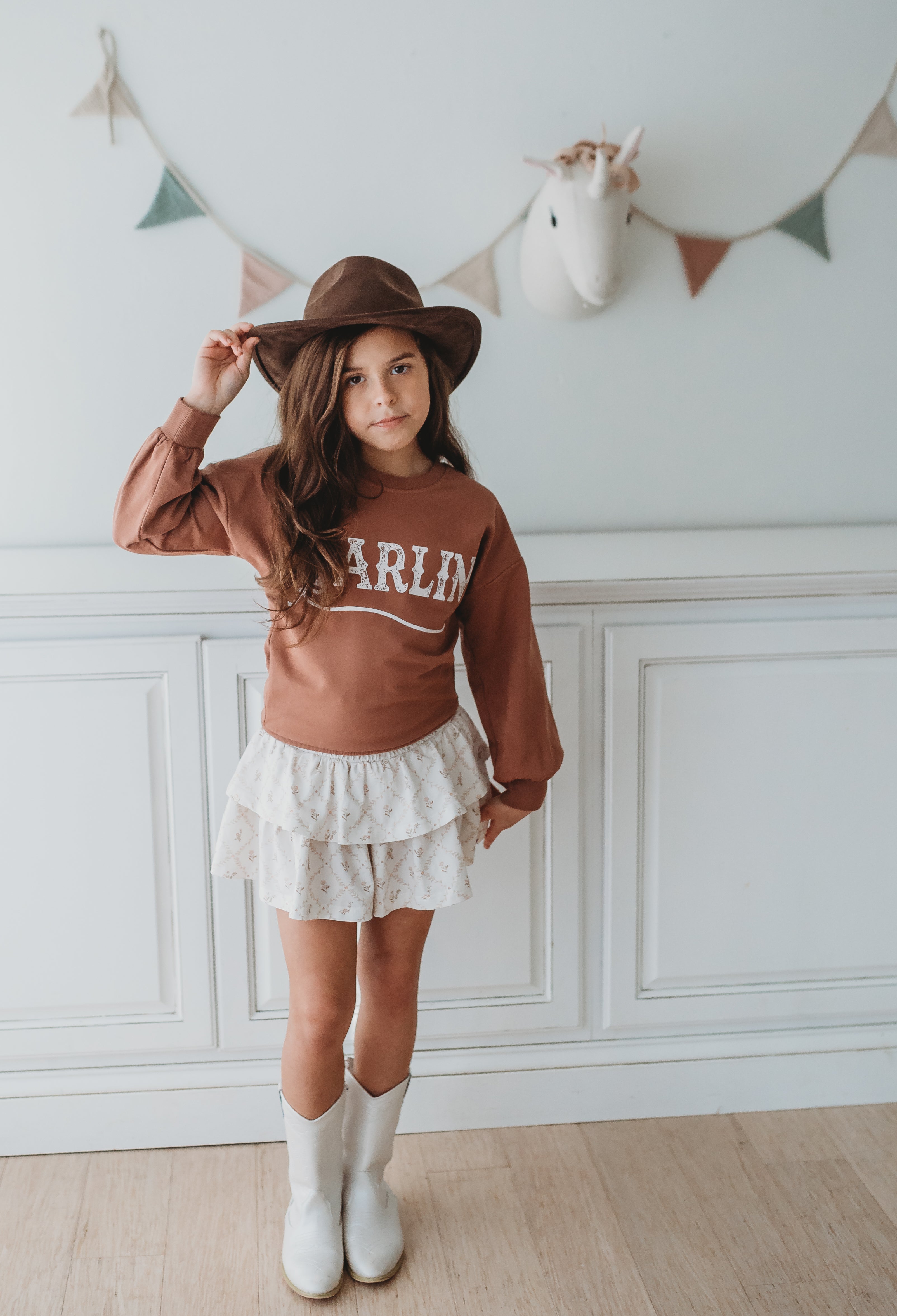 Graphic Sweater - Darlin'