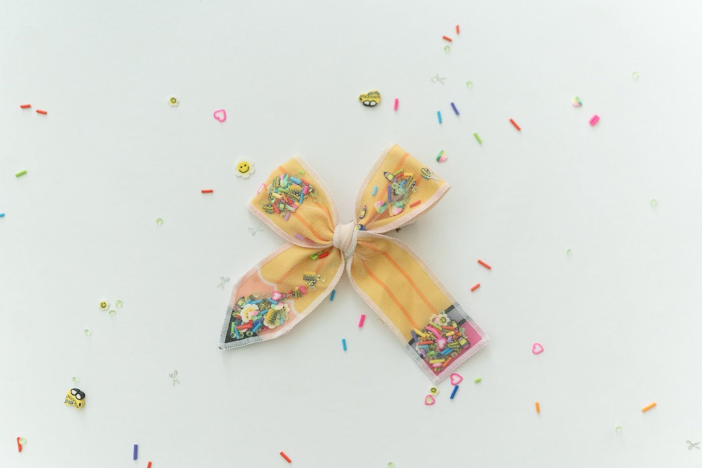 Mesh Shaker Hair Bow - Classroom Cutie