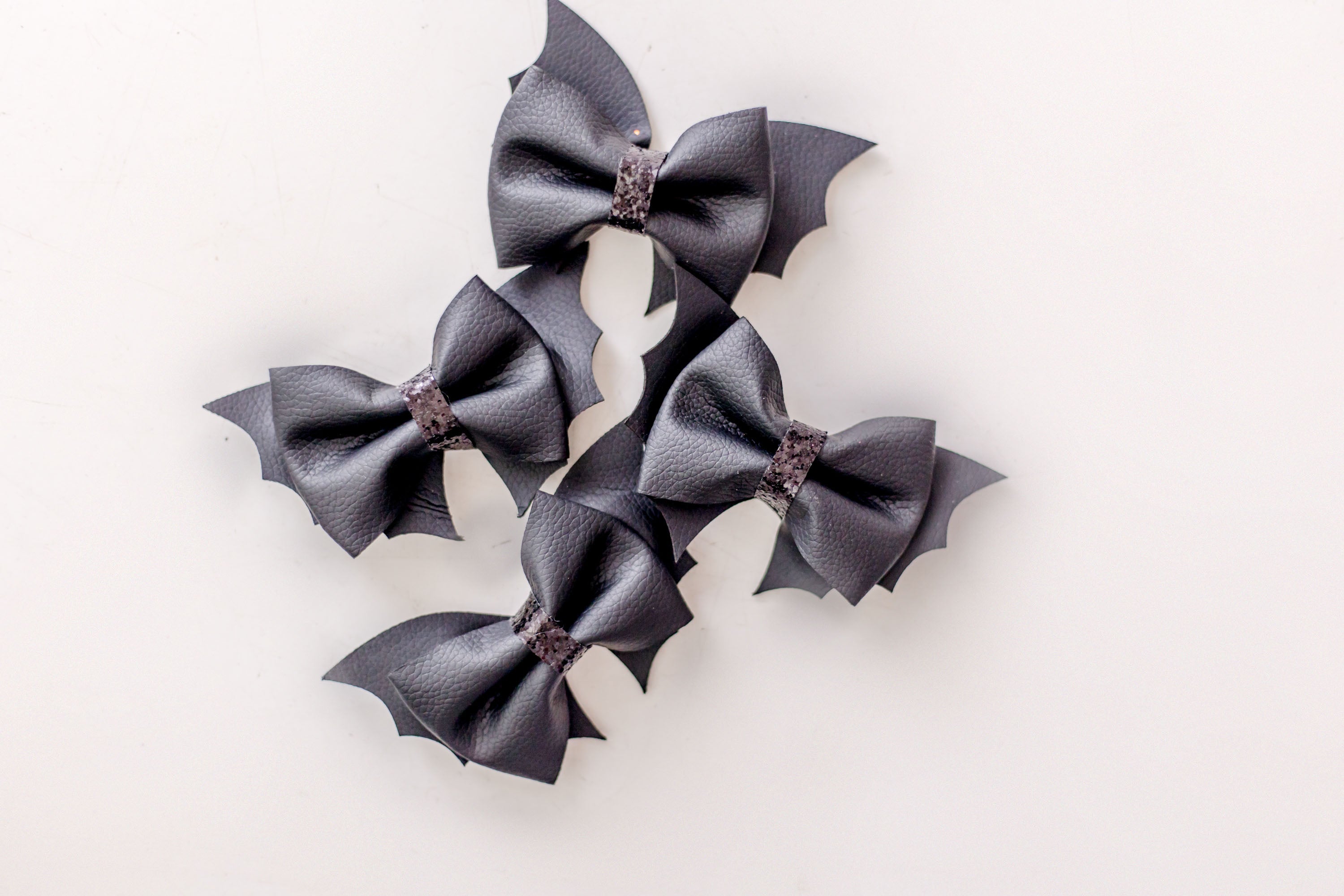 Feelin' Batty Bow