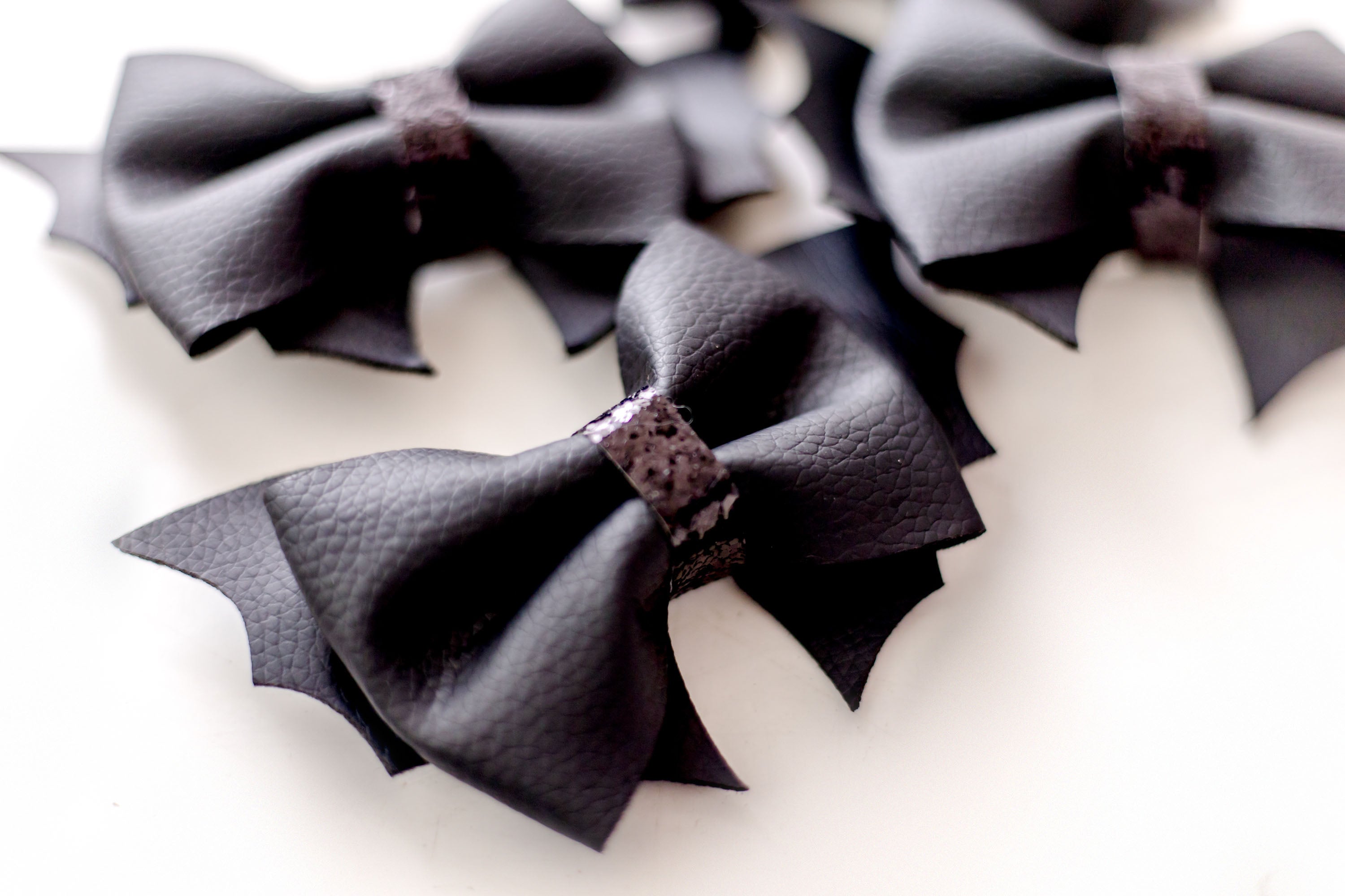 Feelin' Batty Bow