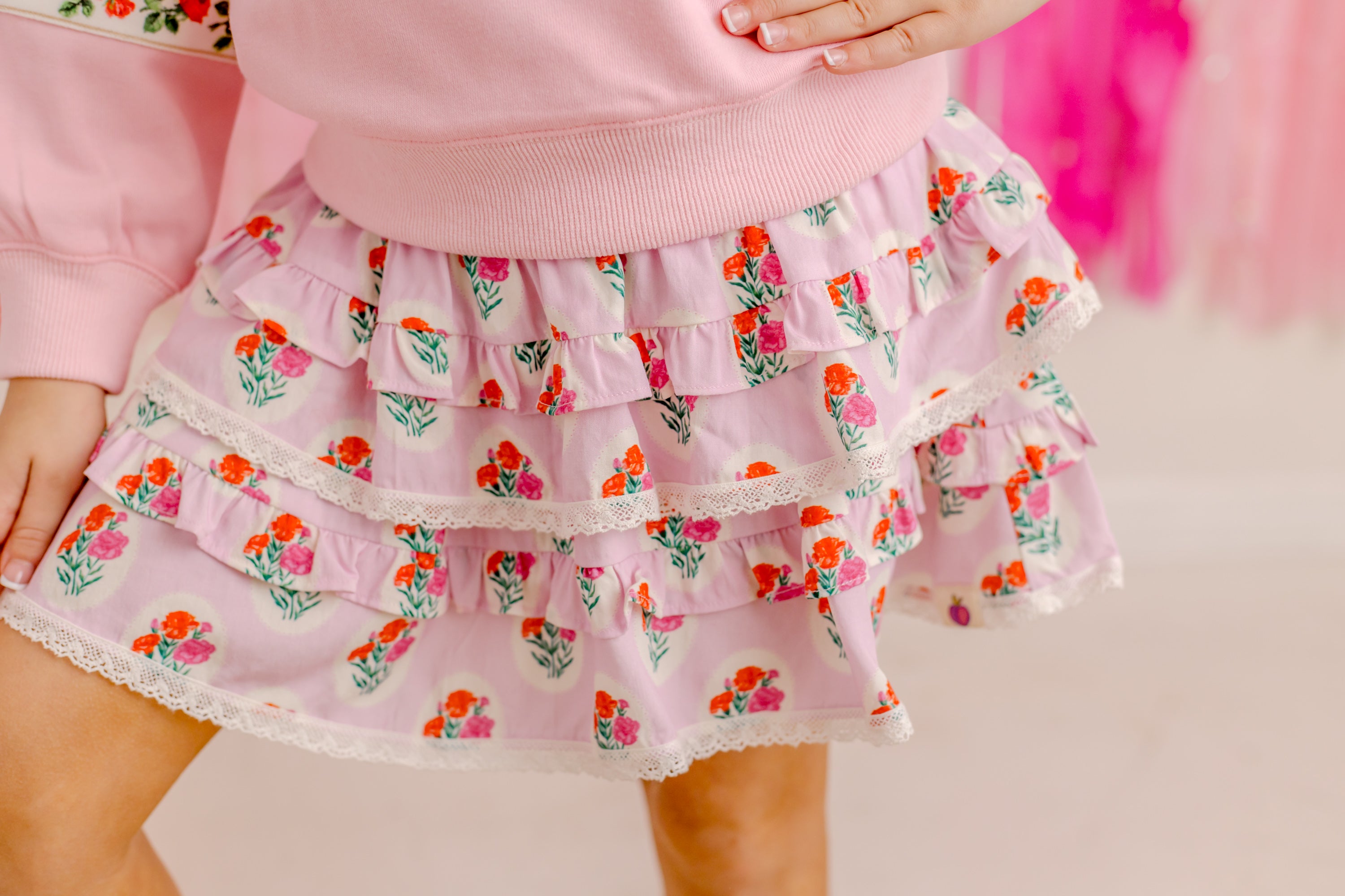 Model is wearing a 6Y