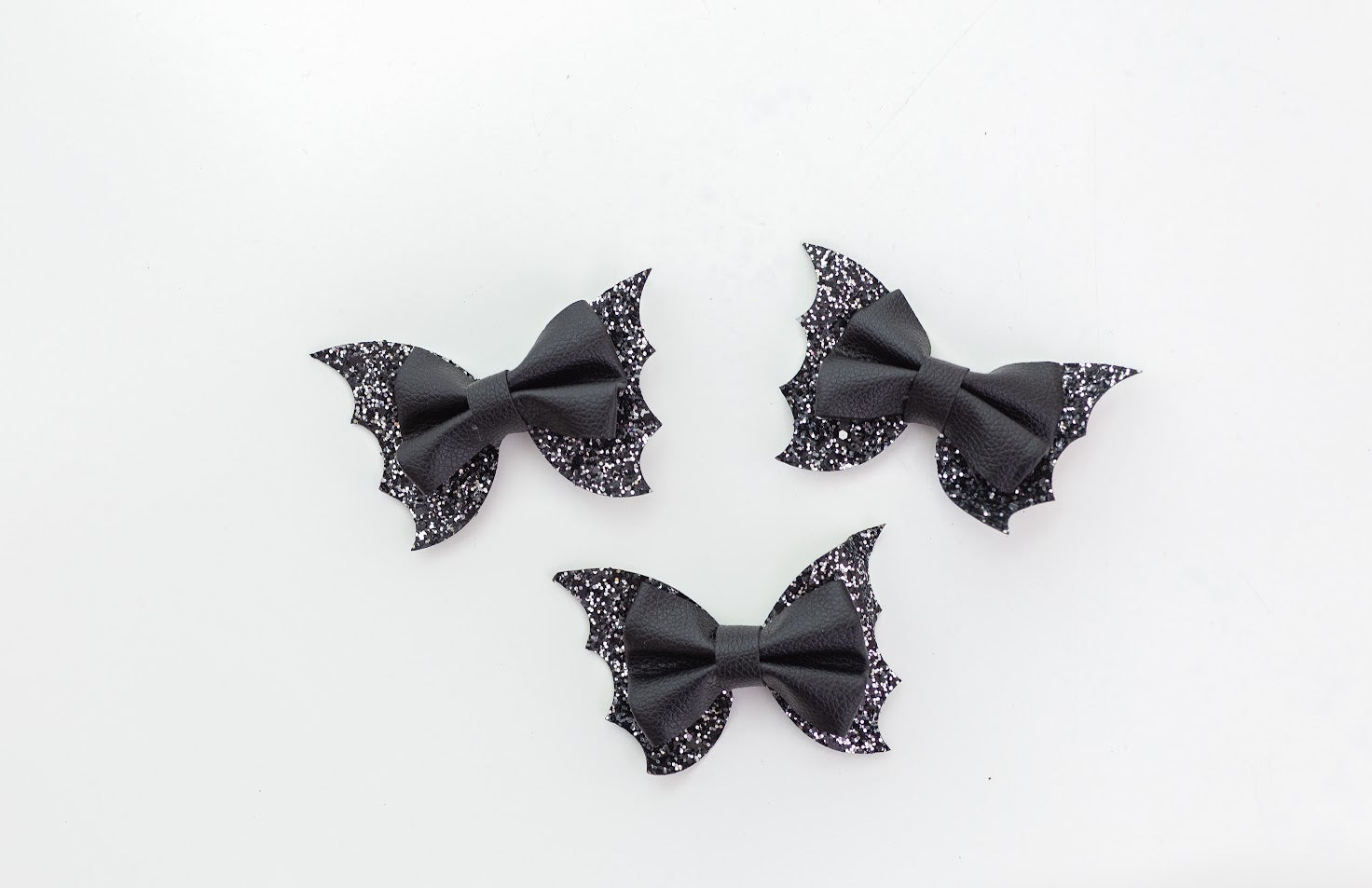 Glitterfang Bat Bow (Multiple Colors)