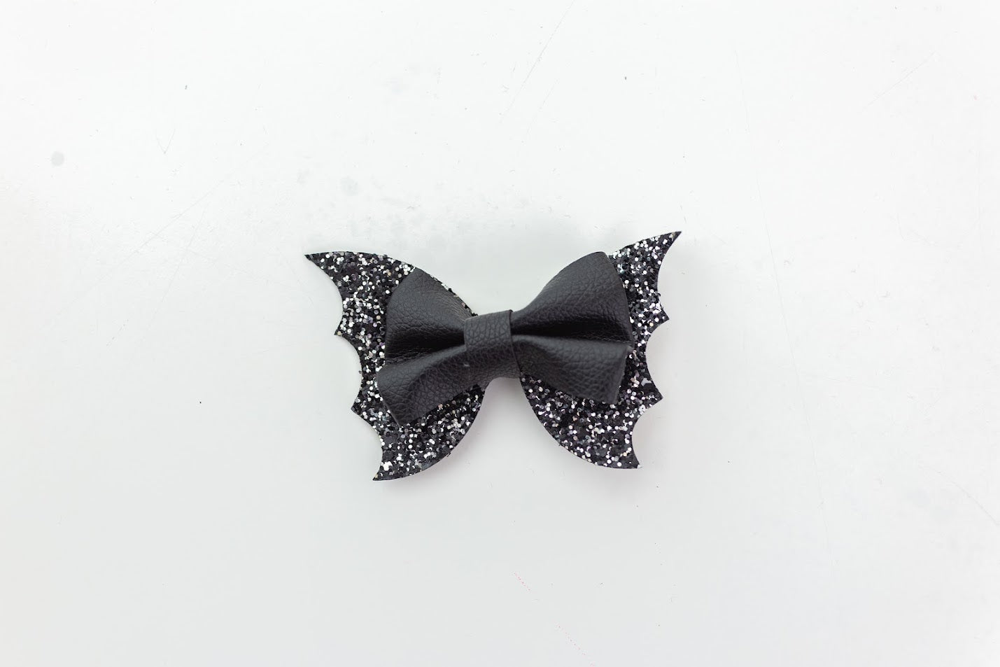 Glitterfang Bat Bow (Multiple Colors)