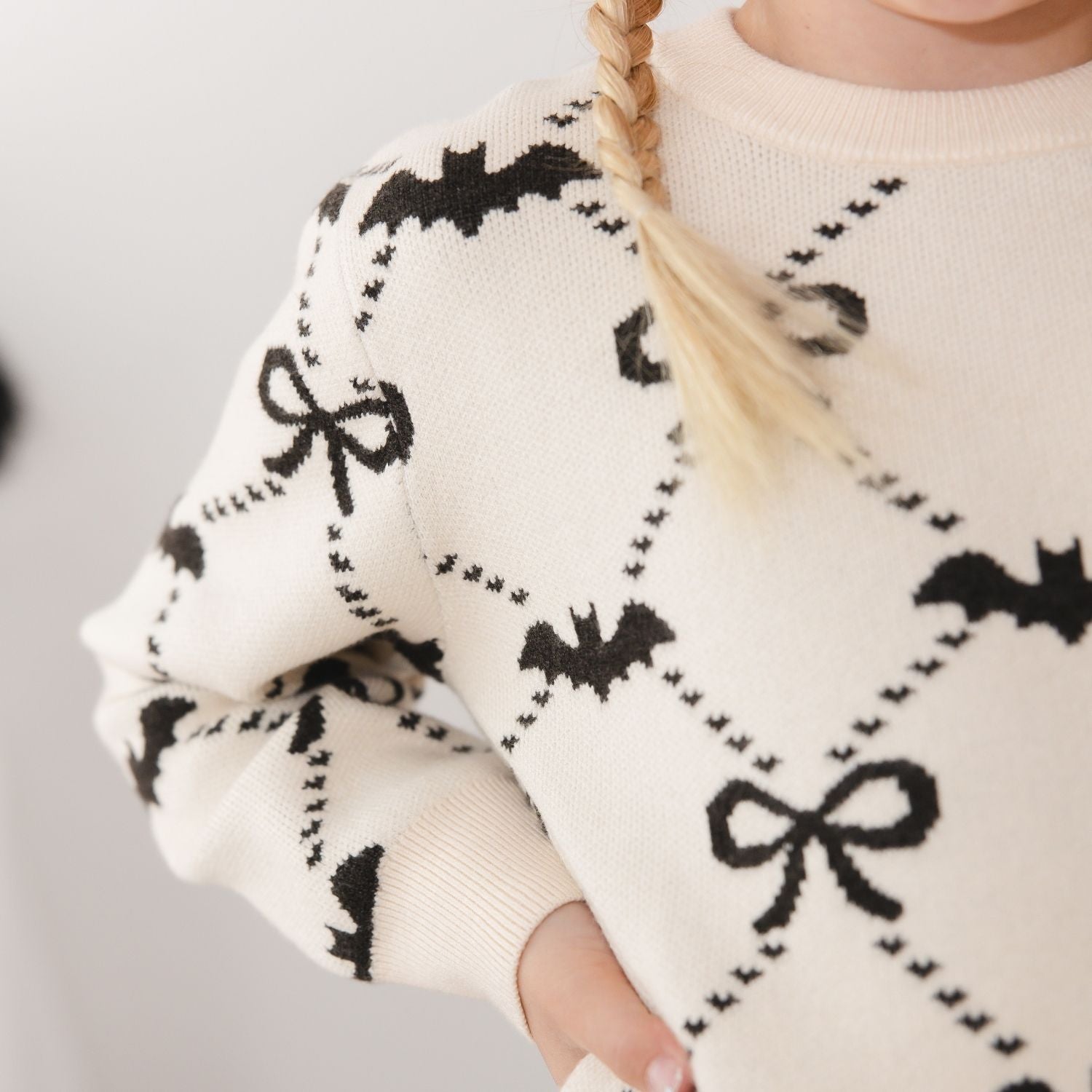 Sweet Wink Sweater - Bat Trellis Halloween