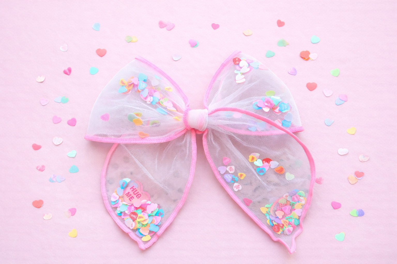 Mesh Shaker Bow - Heart Eyes