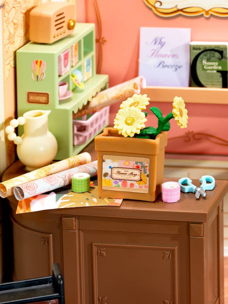 DW017B Rolife Fresh Flower Shop DIY Miniature House