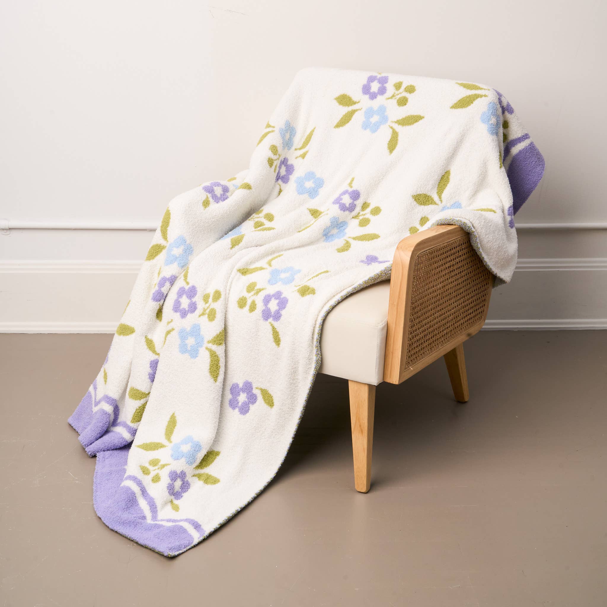 Cozy Dreams Luxe Blanket - Scalloped Floral Periwinkle