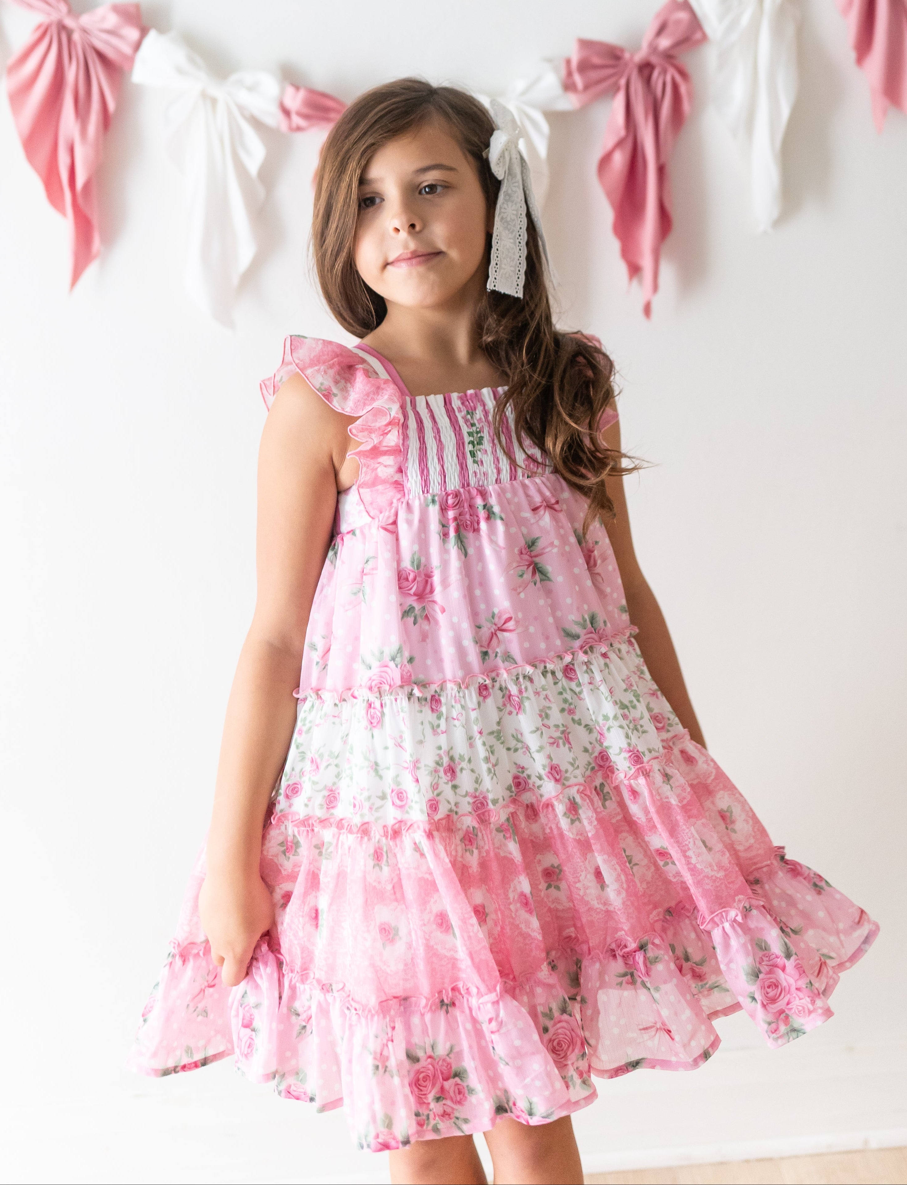 Model is wearing a 7Y