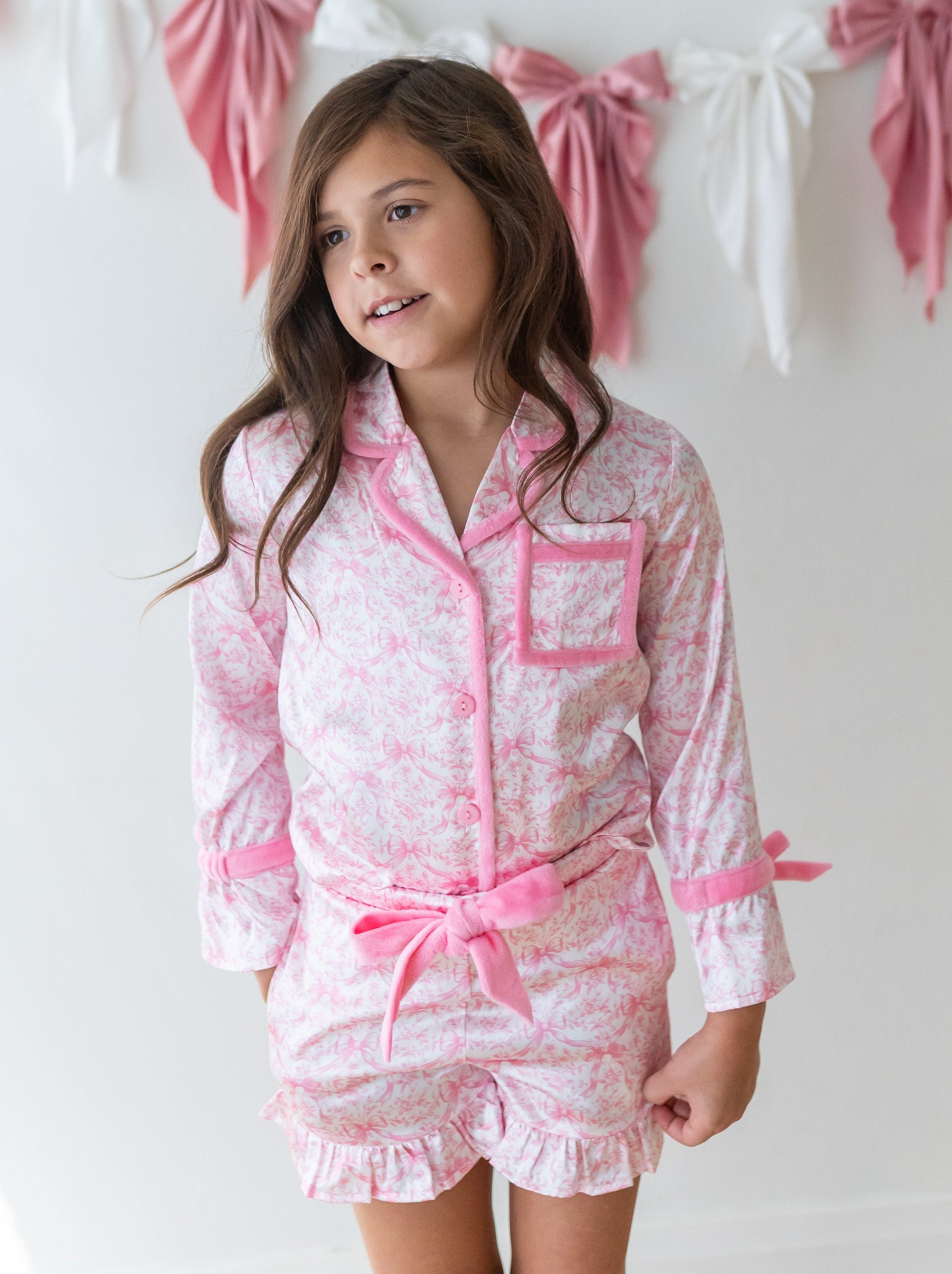 Model is wearing a 7Y