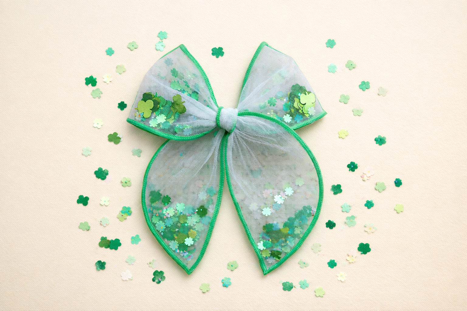 Mesh Shaker Bow - Clover Cutie