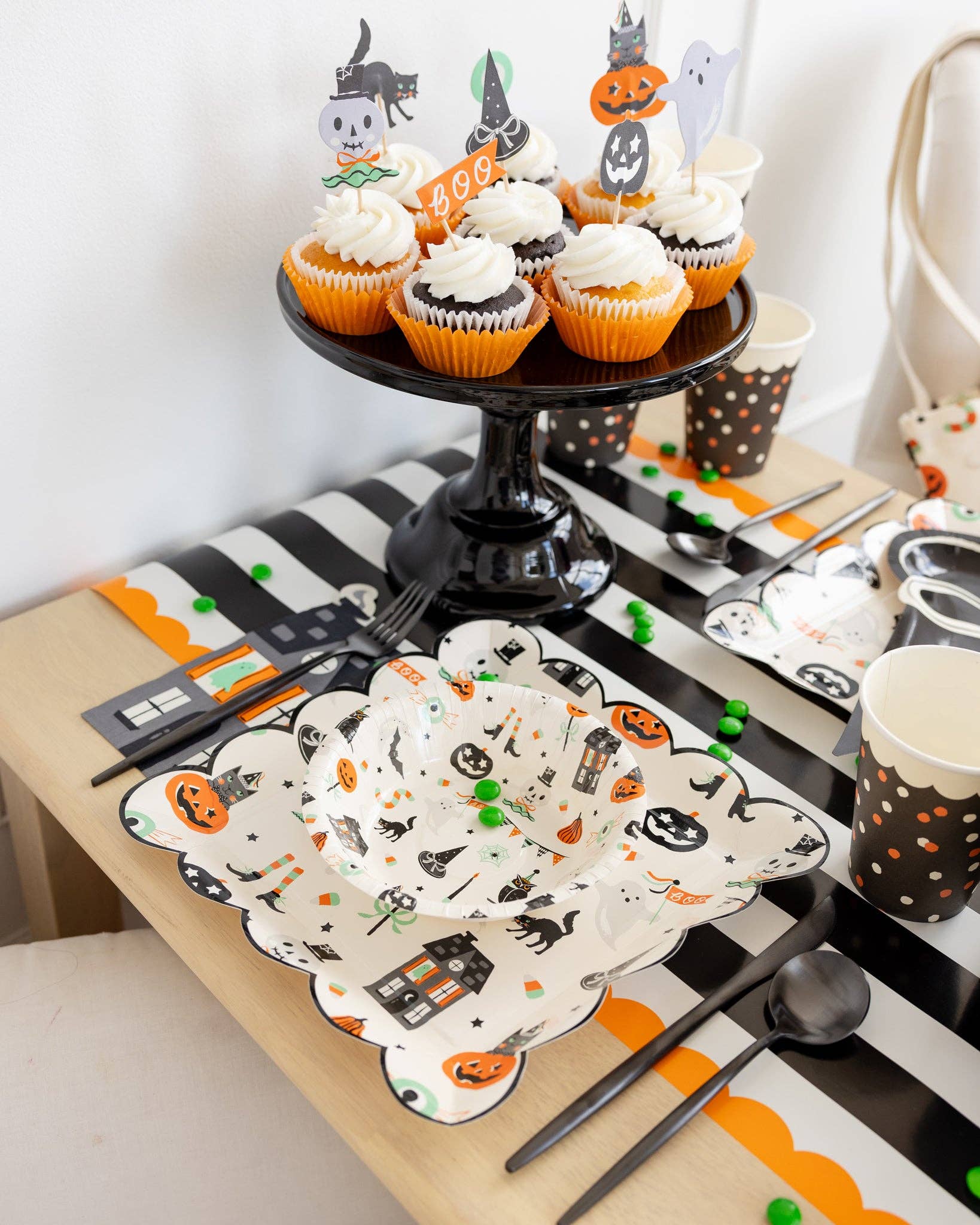 Tricks & Treats Scatter Paper Plate - 8 PK