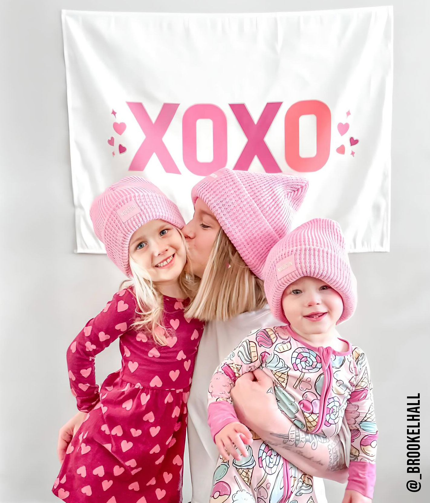 XOXO Banner - 36x26"