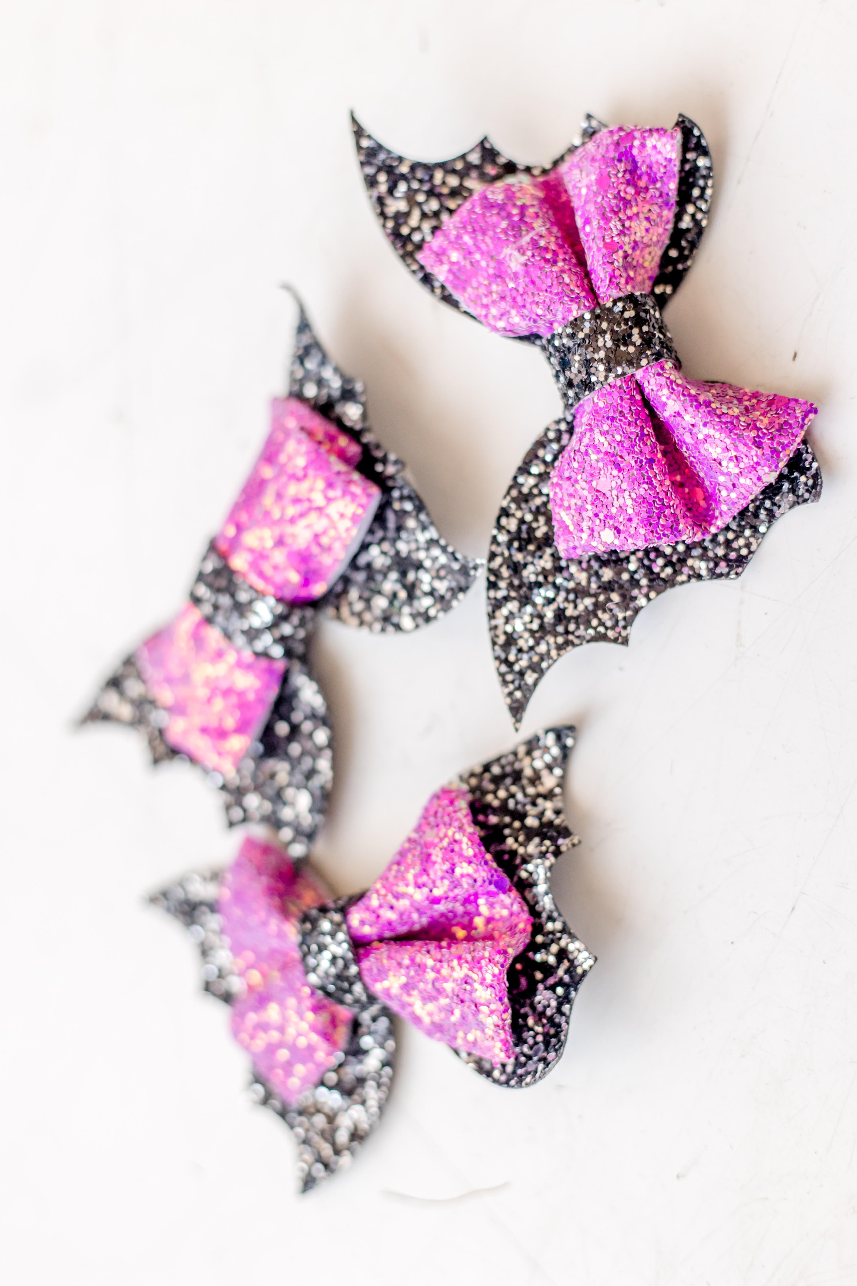 Glitterfang Bat Bow (Multiple Colors)