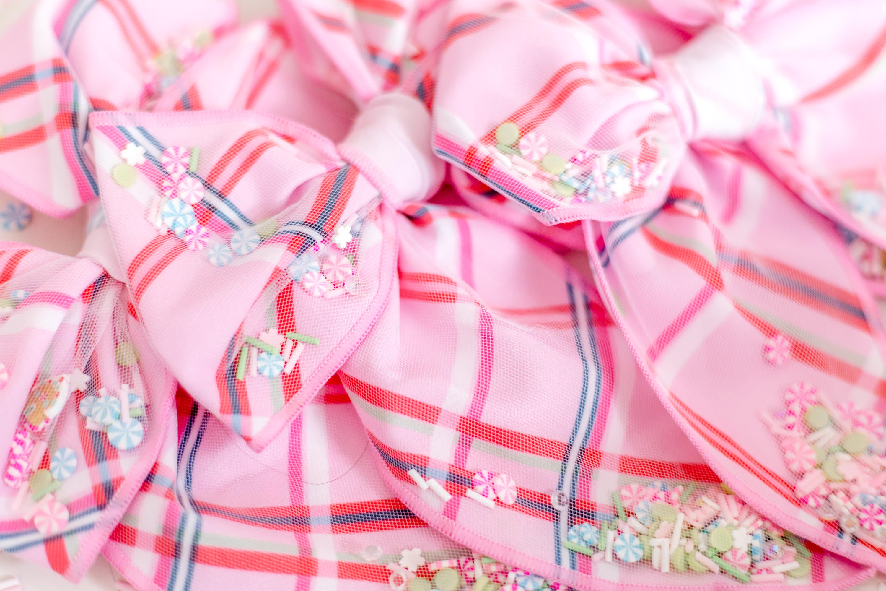 Mesh Shaker Bow - Sugarplum Plaid