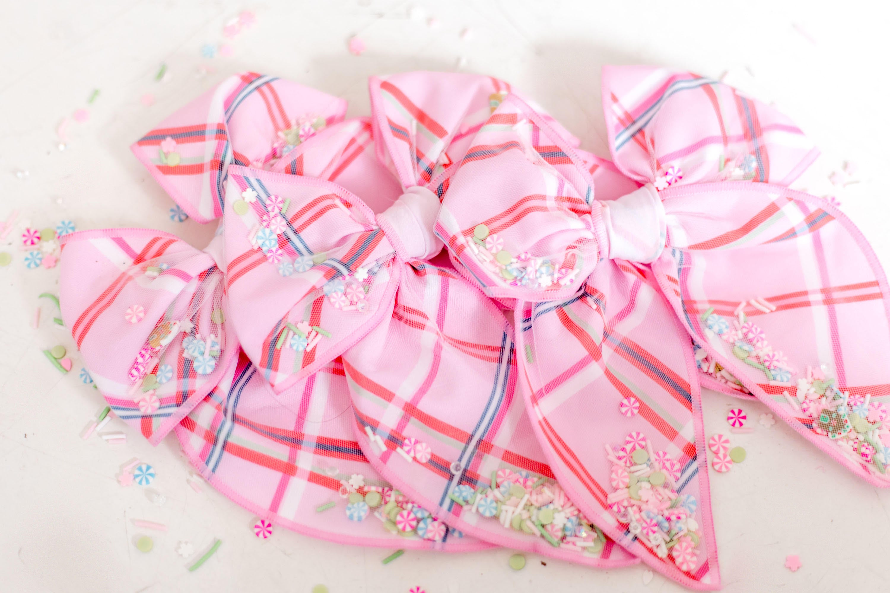 Mesh Shaker Bow - Sugarplum Plaid